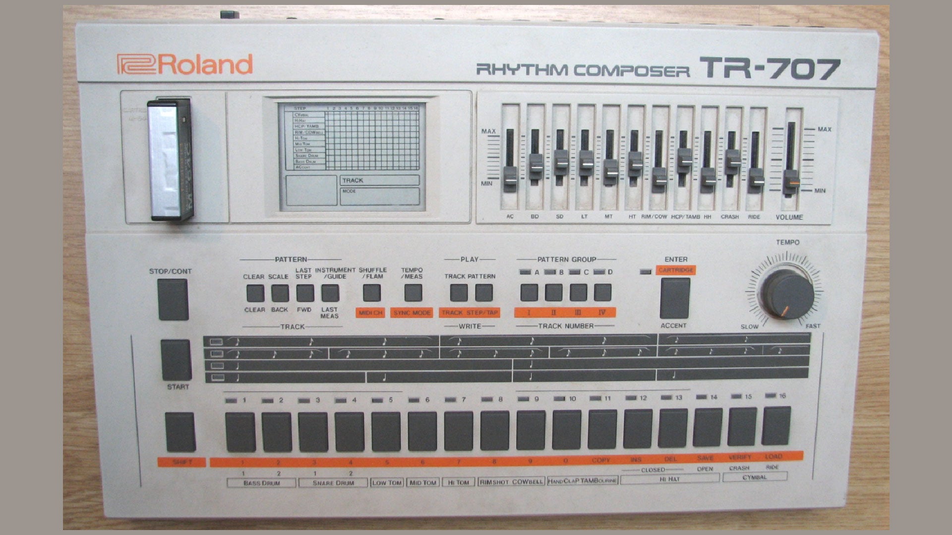 Roland TR-707